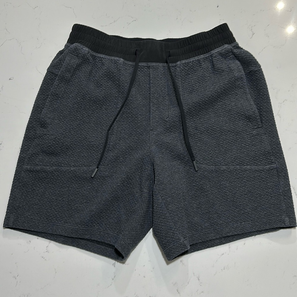 At Ease 7-inch Short